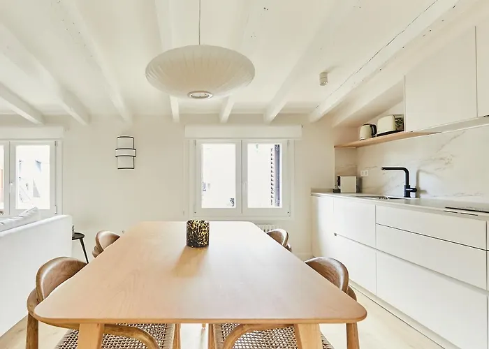 Balmoral By Basque Homes * 산세바스티안